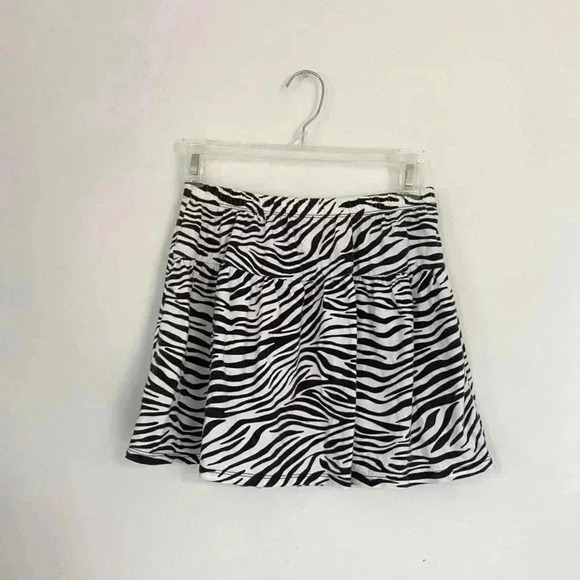 Black & white zebra print tiered mini skirt. - Picture 1 of 3